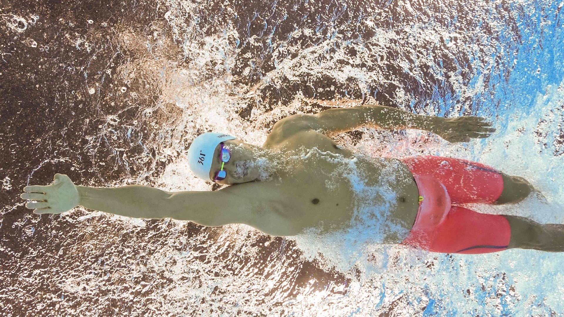 中国女篮主场迎战强敌全队奋勇拼搏不惧挑战压力，中囯女篮